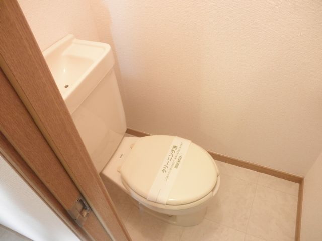 Toilet. Bathroom ・ Comfortable every day in the toilet of the independent design