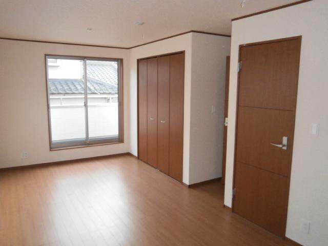 Non-living room. Building 2 Second floor 10.2 Pledge of Western-style inlet door and the closet are two, Even as Western-style 2 room