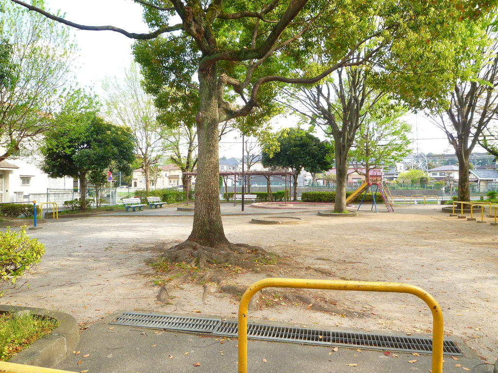 Other.  ☆ There is park in front ☆