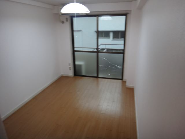 Living and room. Bright lighting from large windows