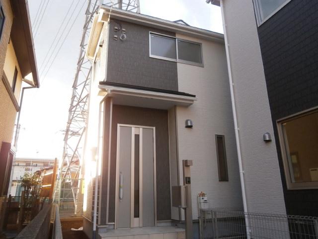 Local appearance photo. Building 2