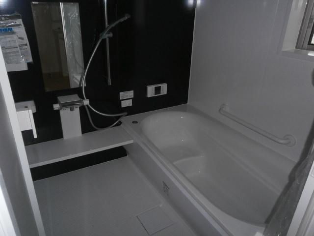Bathroom. Building 2
