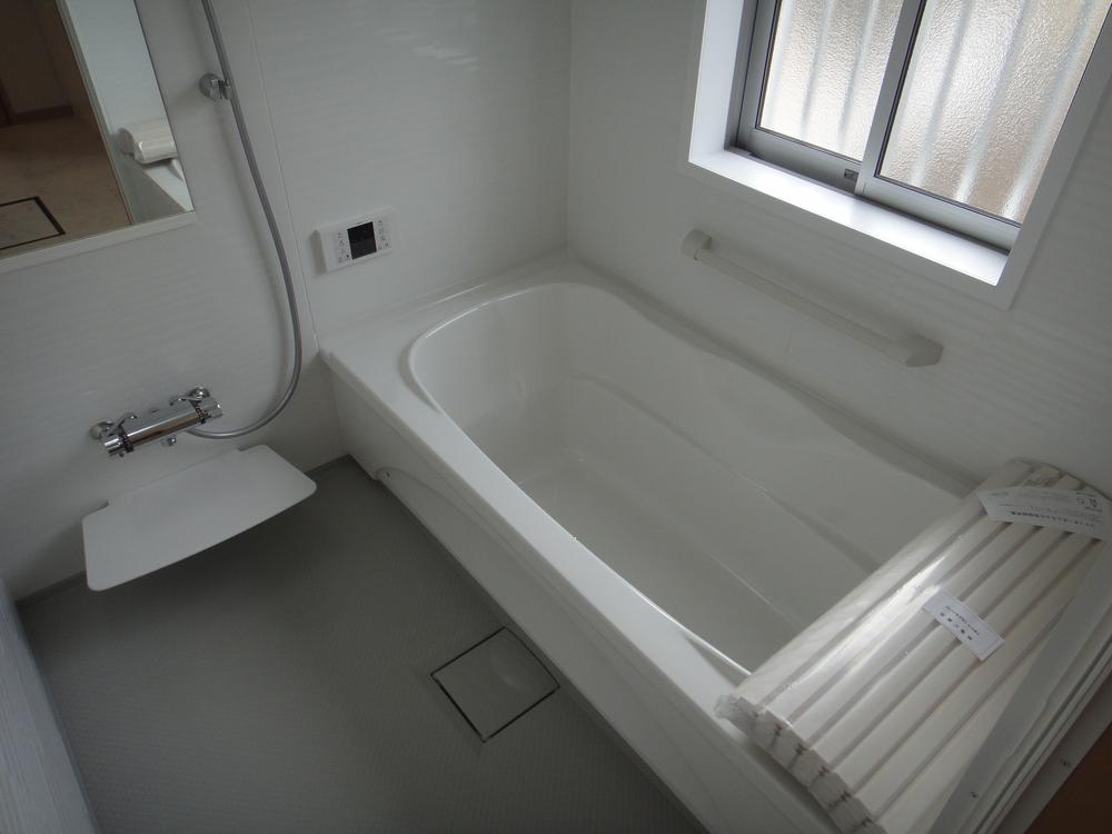 Same specifications photo (bathroom)