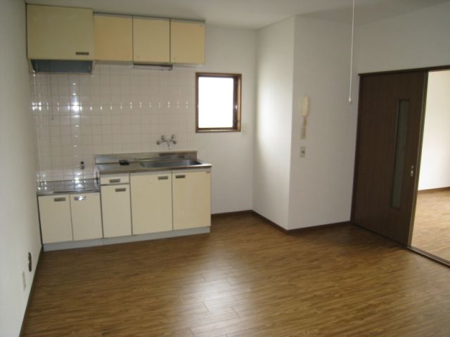 Kitchen. Usability is a nice open feeling of LDK.