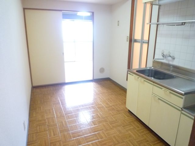 Living and room. DK space to put even cupboards, etc.