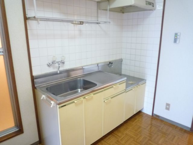 Kitchen. Gas stove correspondence