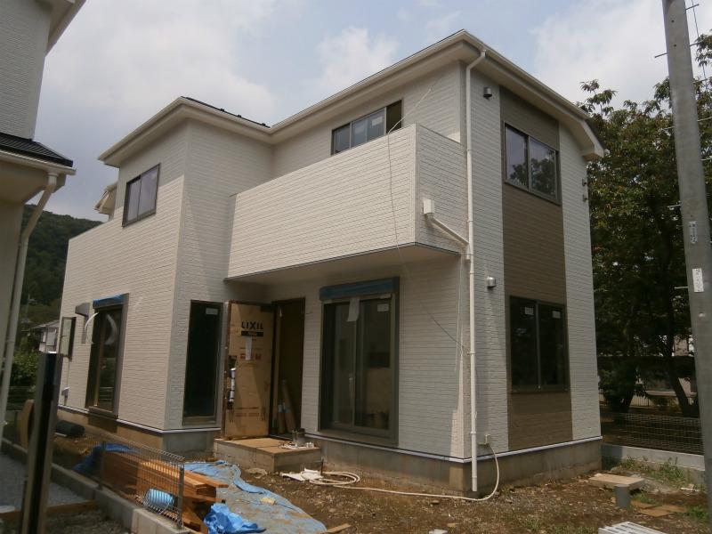 Local appearance photo. 1 Building