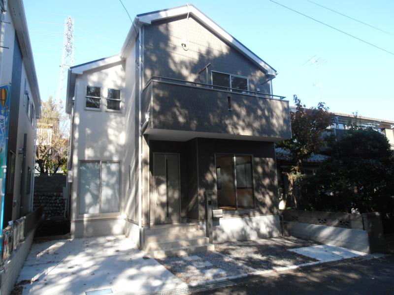 Local appearance photo. Local (11 May 2013) Shooting