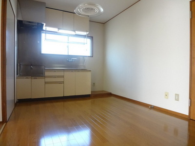 Living and room. ☆ Dining space ☆