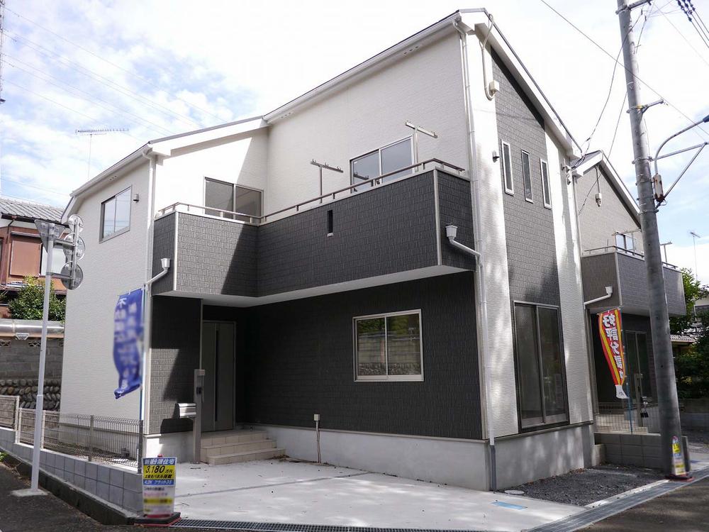 Local appearance photo. Per front south 6m road, Good per sun. Solar power generation systems equipped with housing. 