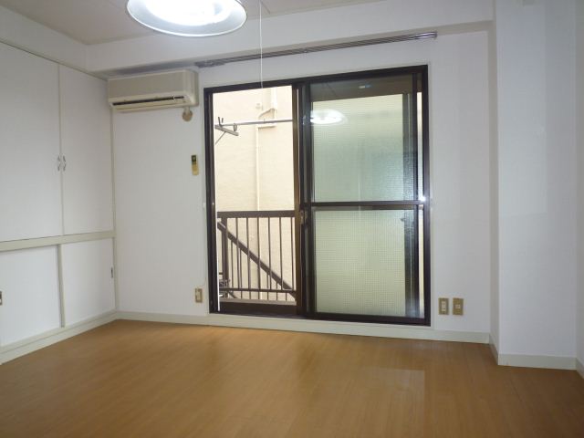 Living and room. Warmth friendly flooring of wood