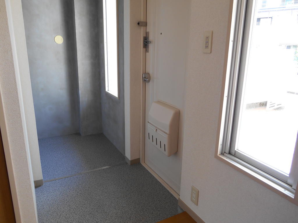 Entrance. Entrance next to the space