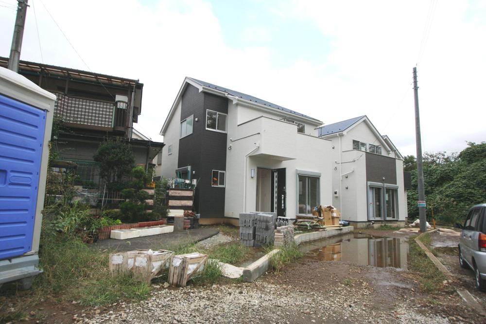 Local appearance photo. Local (10 May 2013) Shooting