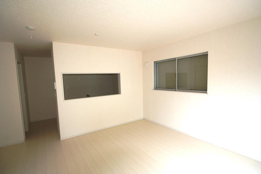 Living. Local (11 May 2013) Shooting