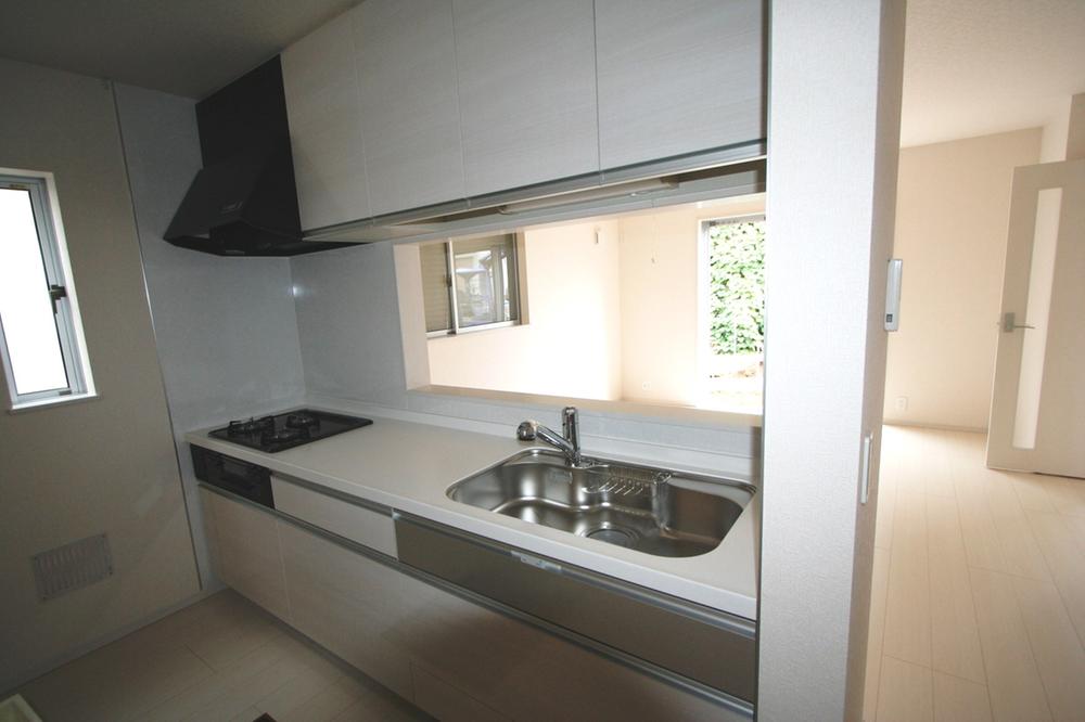 Kitchen. Local (11 May 2013) Shooting