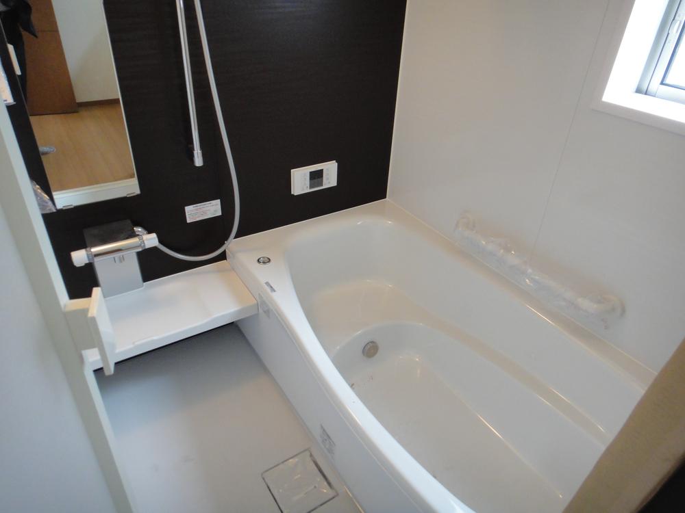 Same specifications photo (bathroom)