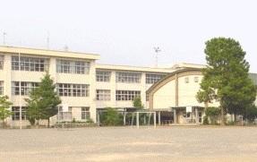 Primary school. 1194m to Hachioji Municipal tenth elementary school