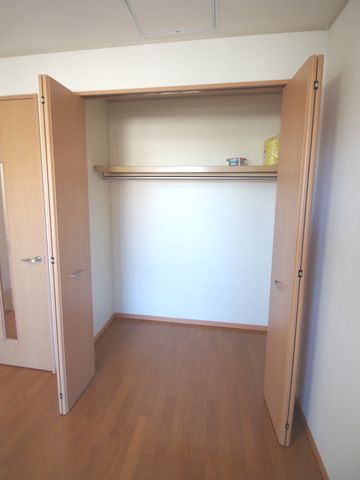 Receipt. Same building, It will be photos of the floor plan of the room. (image)