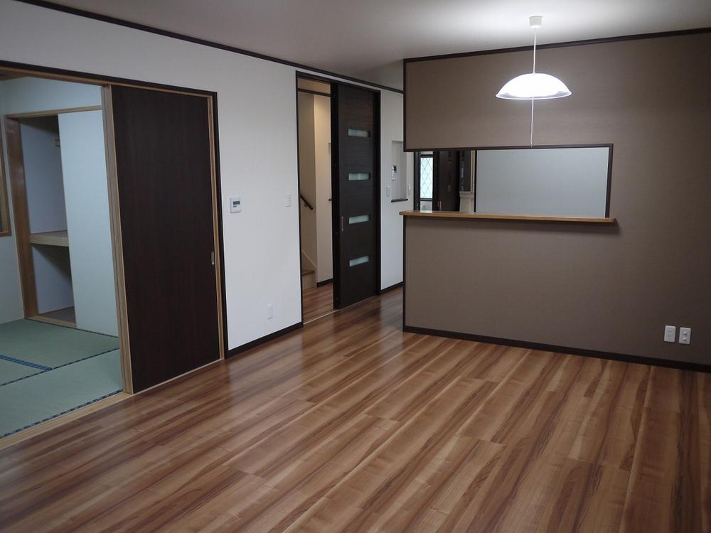 Same specifications photos (living). All room pair glass, Shutters standard, Floor heating