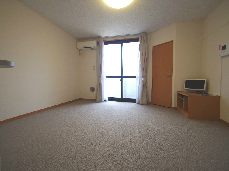 Living and room. 31 square meters more than spacious studio of!