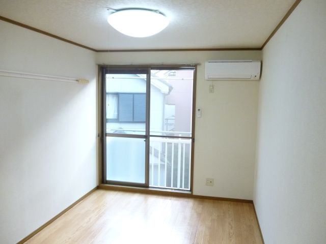 Living and room. Western-style 6 Pledge