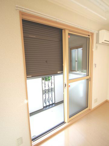 Other Equipment. Security shutters! Photos of rank difference of the same building (image)