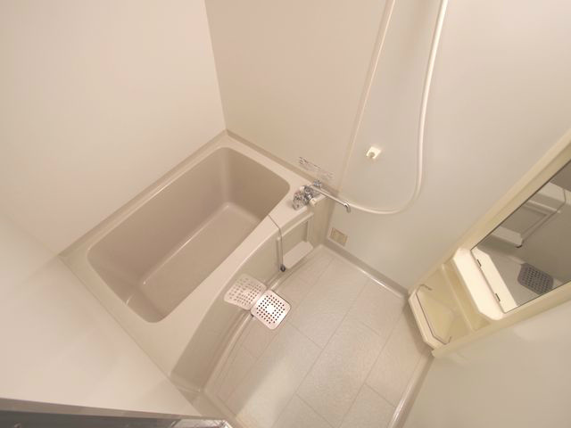 Bath. Bathroom! Photos of rank difference of the same building (image)