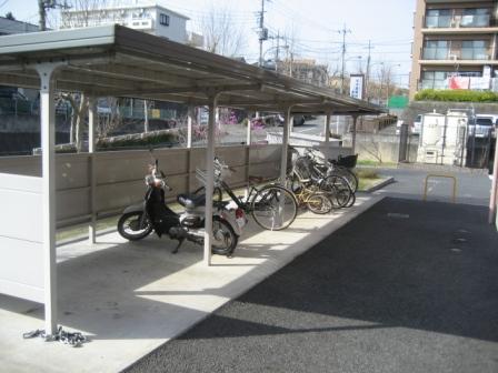 Other common areas. Yes Covered parking lot