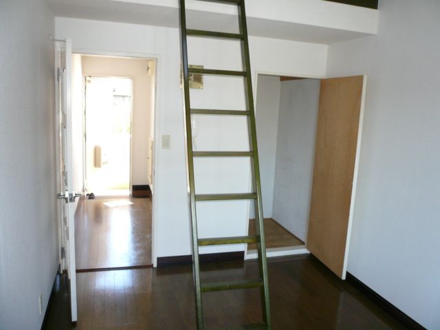 Receipt. Also good luggage will enter a lot of storage.