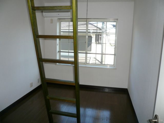 Living and room. All flooring.