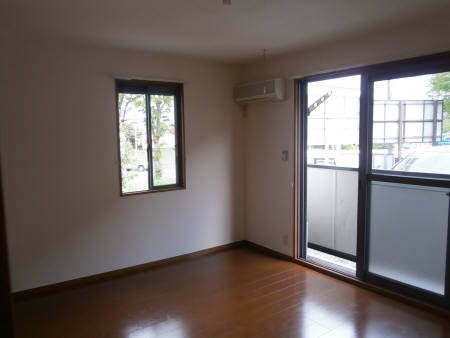 Living and room. There is a feeling of freedom in the room with wife window