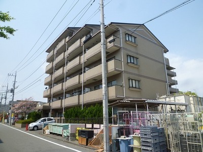 Entrance. Entrance is. 