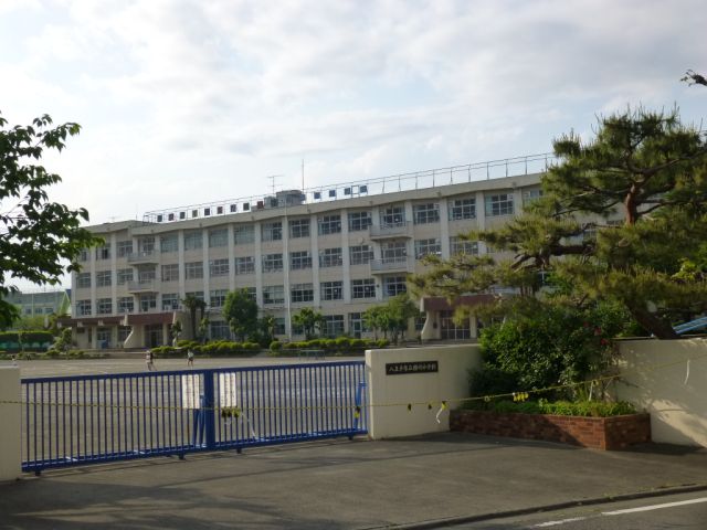 Primary school. City Yokogawa to elementary school (elementary school) 1300m