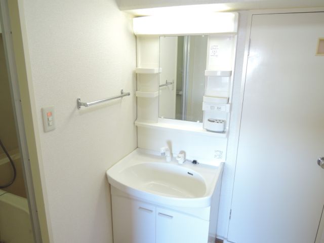 Washroom. Wash dressing room