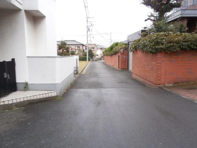 Local photos, including front road. 2013 October 10, shooting