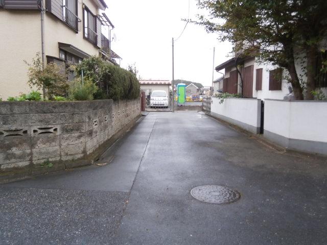 Local photos, including front road. 2013 October 10, shooting