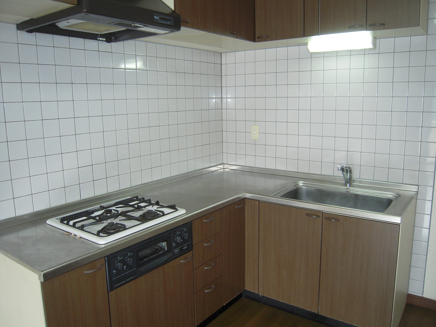 Kitchen. This is a system Gasukitchin s spacious Pledge LDK12.7