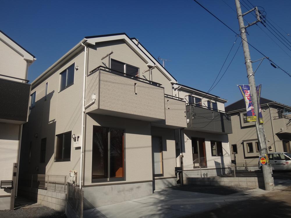 Local appearance photo. Local (12 May 2013) Shooting