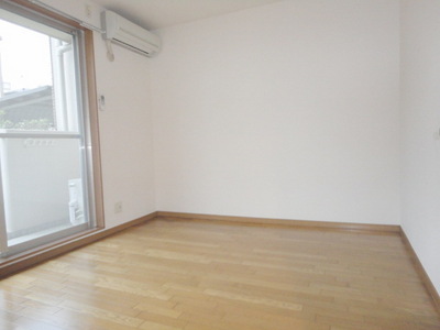 Other room space. Bright rooms!