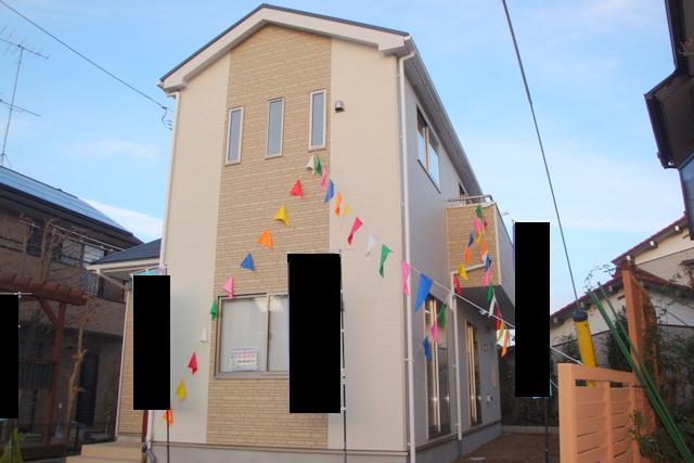 Local appearance photo. Local (12 May 2013) Shooting