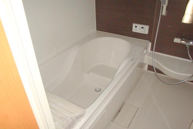 Bathroom. Indoor (12 May 2013) Shooting