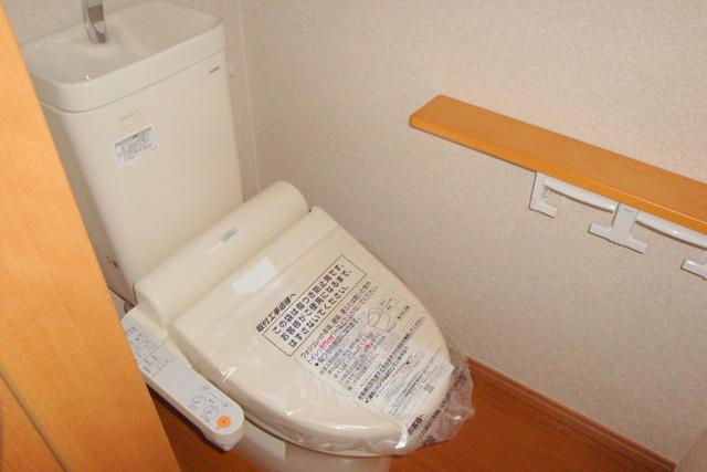 Toilet. Indoor (12 May 2013) Shooting