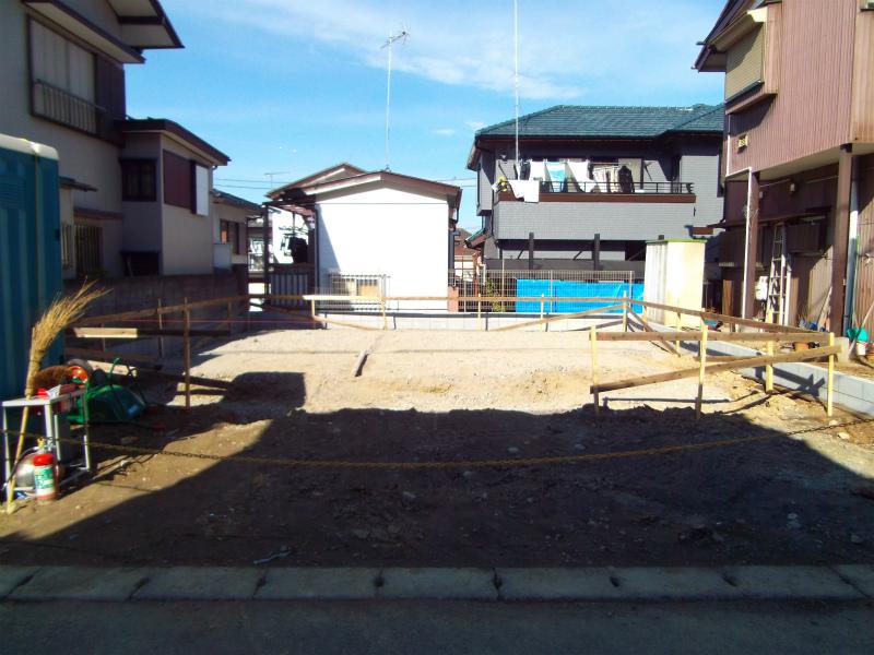 Local appearance photo. Local (12 May 2013) Shooting