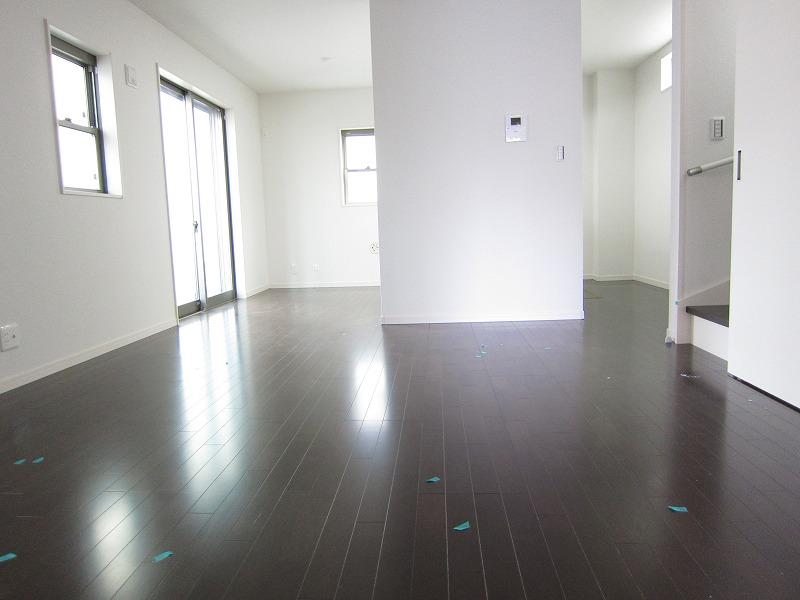 Living. 17 Pledge face-to-face kitchen living