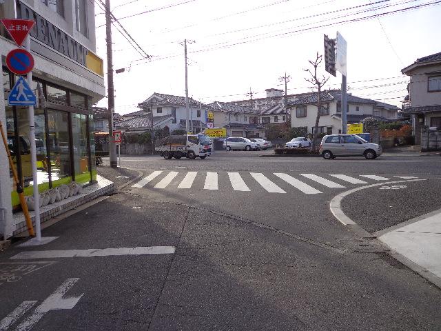 Local photos, including front road. 2013 December 9 shooting