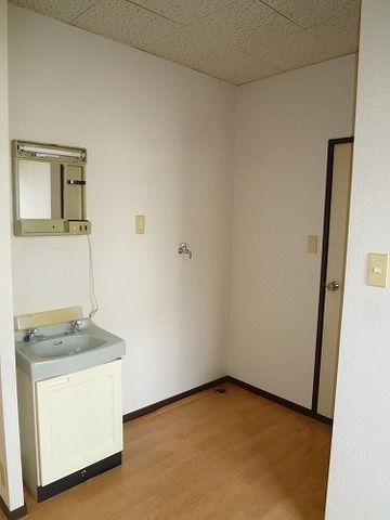 Washroom. Wash basin