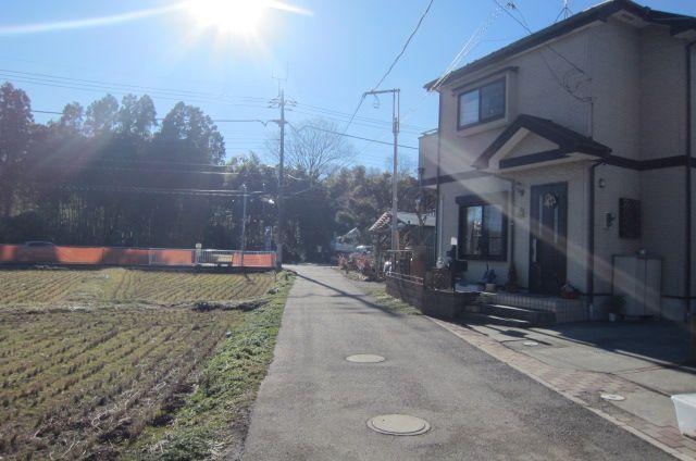 Local photos, including front road. 2013 December 22, shooting