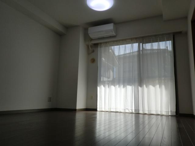 Living. Living-dining