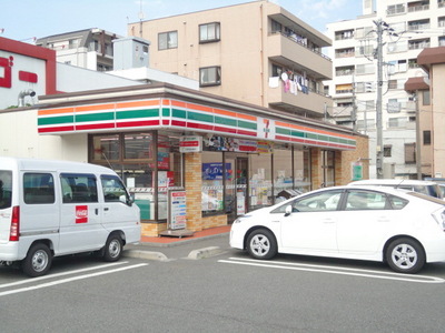 Convenience store. 369m to Seven-Eleven (convenience store)