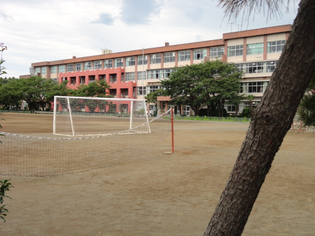 Junior high school. Narahara 1326m until junior high school (junior high school)
